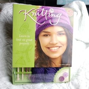 100% KLUTZ CERTIFIED CRAFT- KNITTING